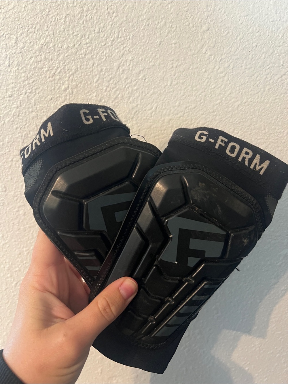 G-Form Kids Pull On Soccer Shin Guards Black Size Small Age 5-7